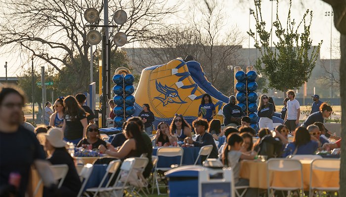 Read CSUB celebrates alumni during Homecoming Week by James Burger