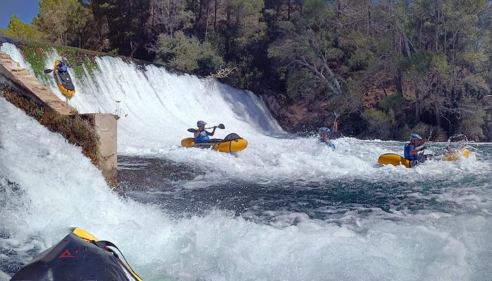 Read Packrafting dans les gorges du Cabriel by Sergi Tur Badenas