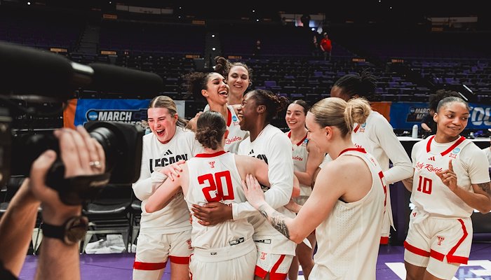 Read Lady Raiders vs. Villanova by Elise Bressler