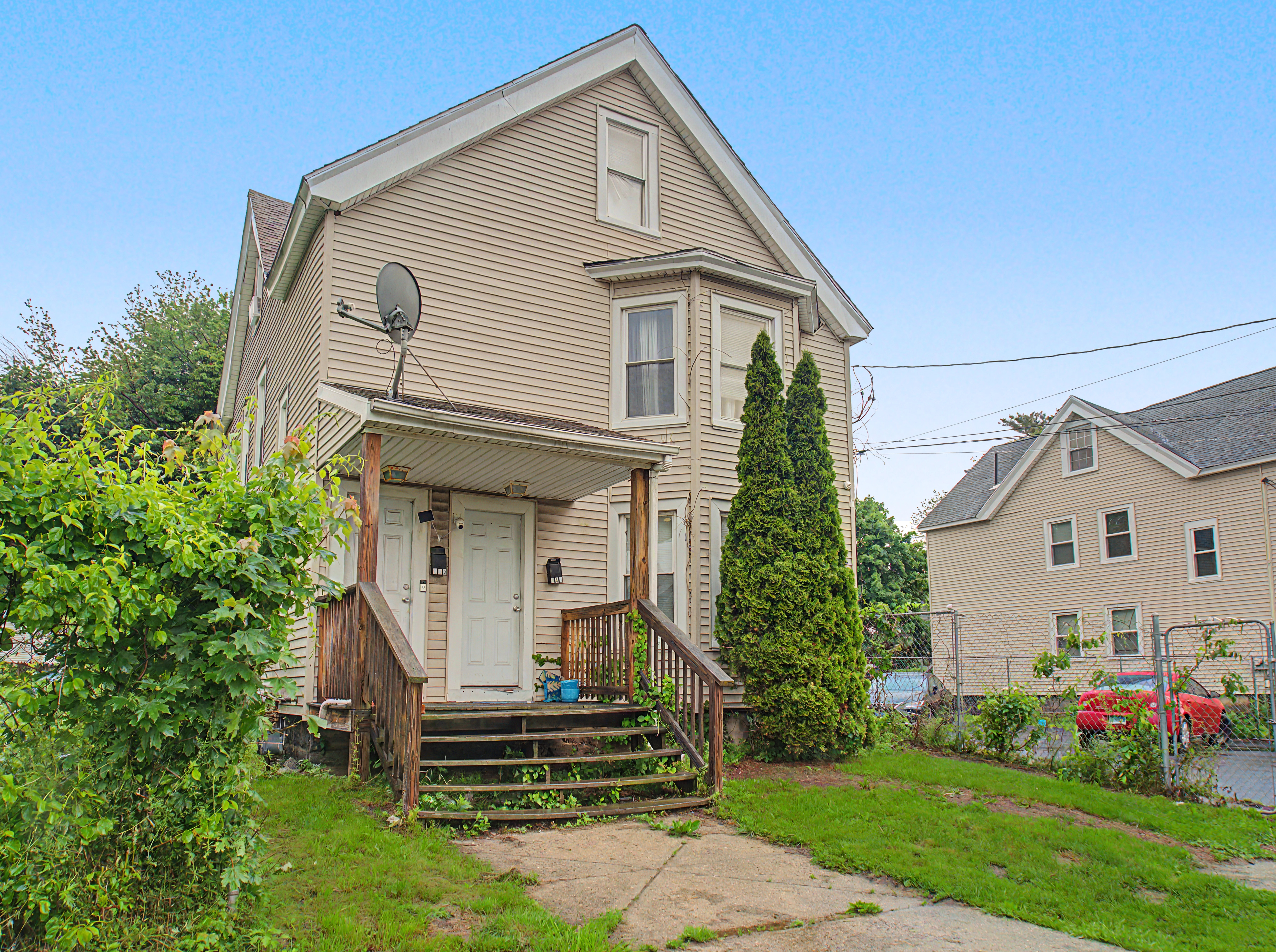 Home in Bridgeport, Connecticut, photographed by Ari Lee