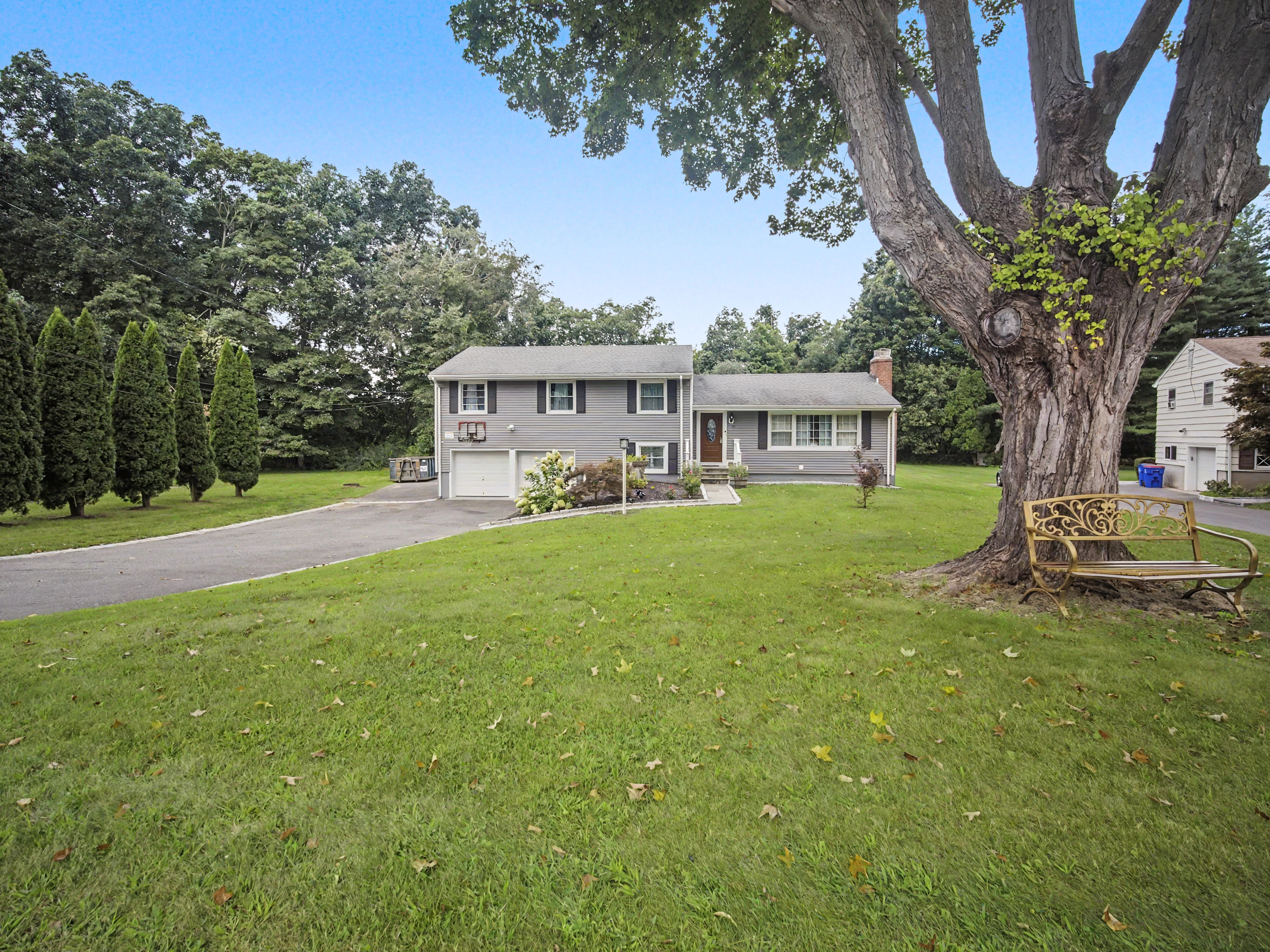Home in Fairfield, Connecticut, photographed by Ari Lee