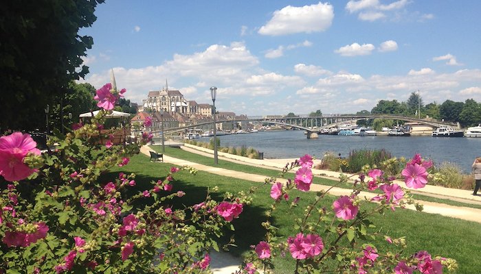 Read Ma balade détente sur les quais de l'Yonne by Auxerrois Tourisme