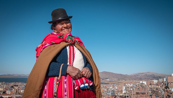 Read Defensoras del futuro aymara by PNUD Perú